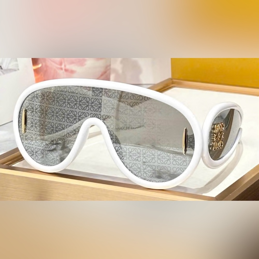 Loewe style sunglasses